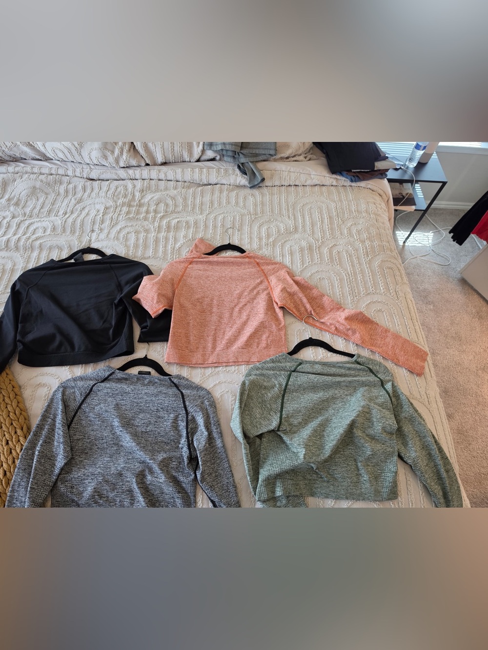 4 set of PINK Victoria's Secret Cropped Long-Sleeve Crew Workout Shirts - Picture 2 of 7